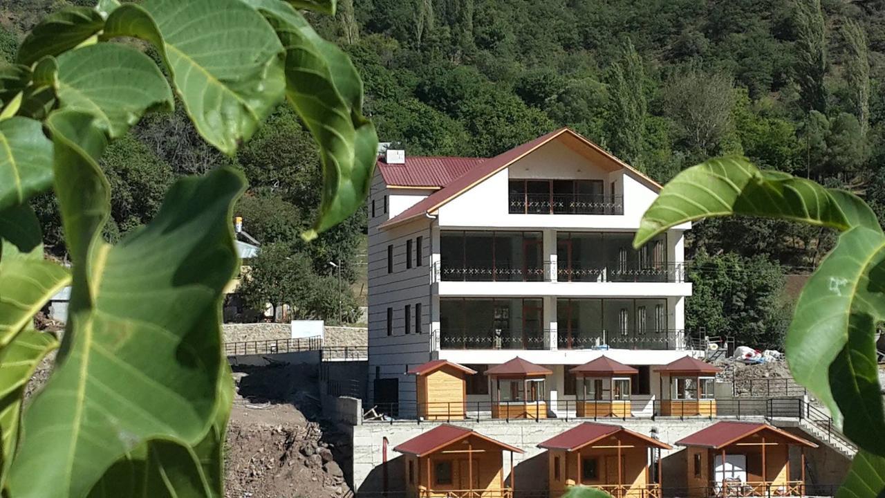 Karsi Bahce Hotel Sebinkarahisar Exterior photo